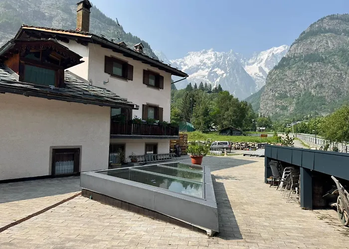 We Are 4810 Le Piolet Apartment *